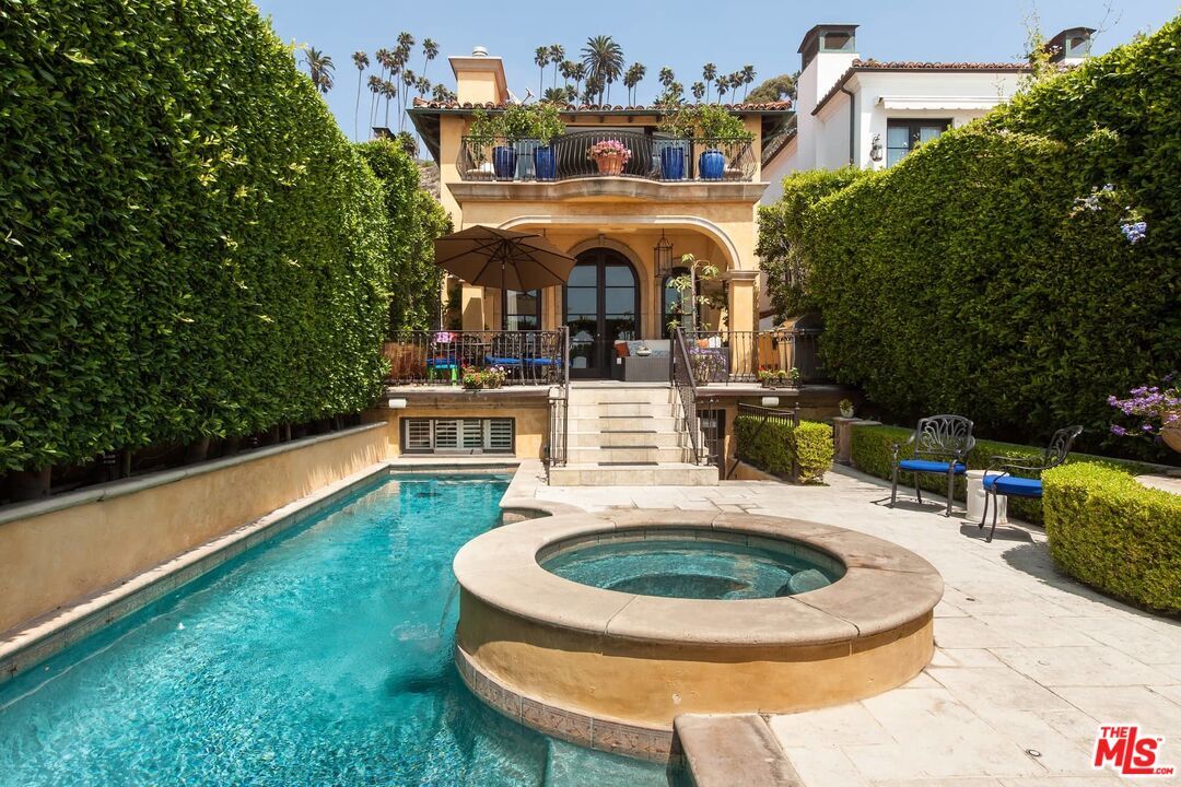 Primary Photo - 703 Palisades Beach Rd