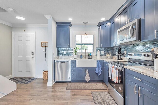 Building Photo - 5172 Coquina Key Dr SE