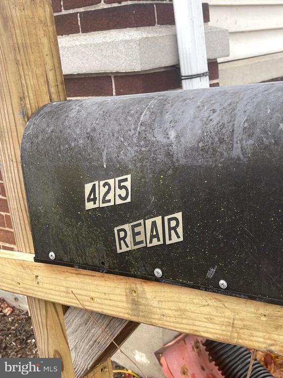 Building Photo - 425 7th St