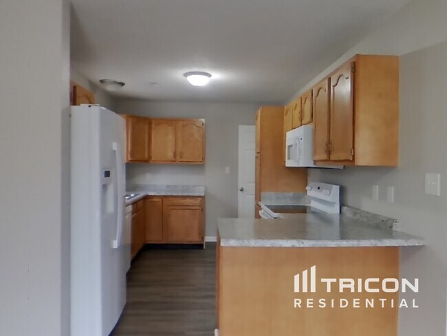 Foto del edificio - 703 Sweet Creek Dr