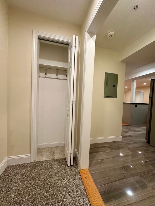 Building Photo - 1805 Beacon St