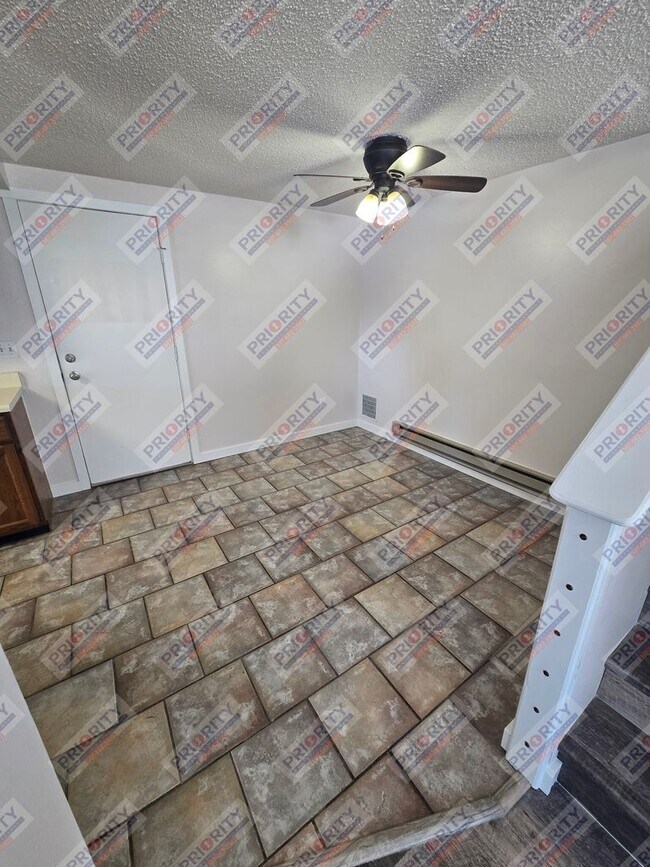 Foto del edificio - Single family home with a garage