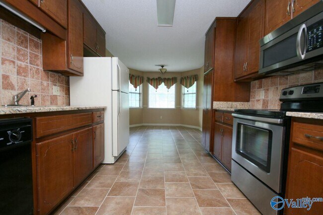 Building Photo - 102 Watercress Cir