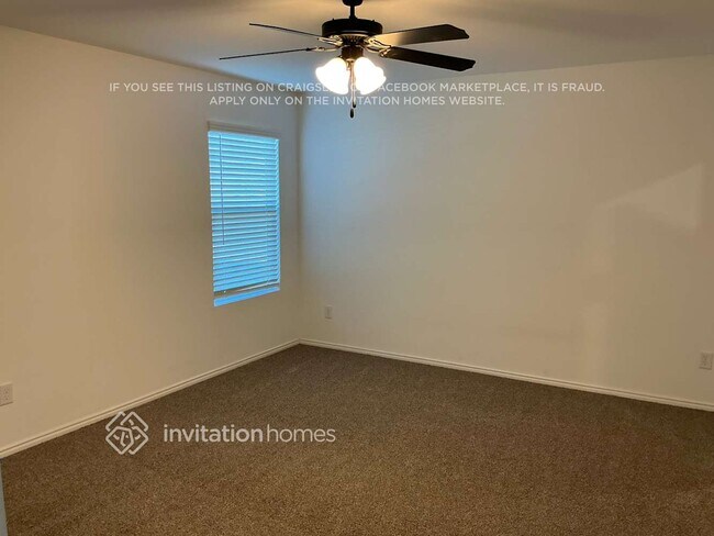 Foto del edificio - 512 Autumnwood Way