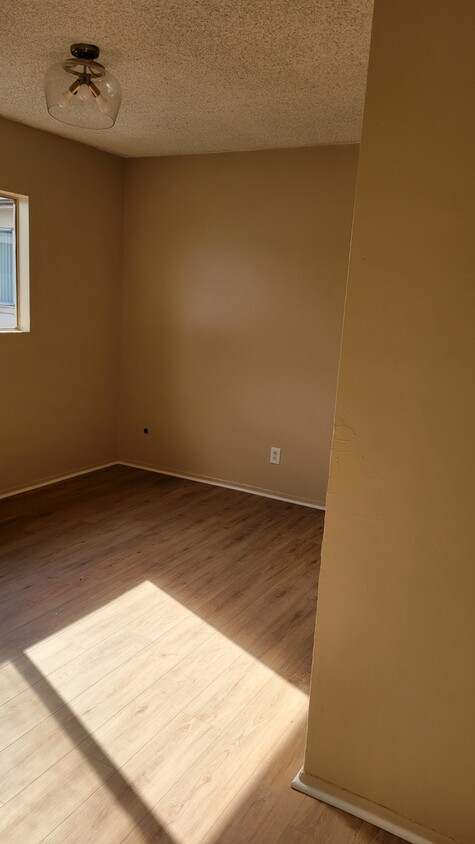 bedroom - 6315 Templeton St