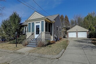 Building Photo - 157 Sandringham Ave