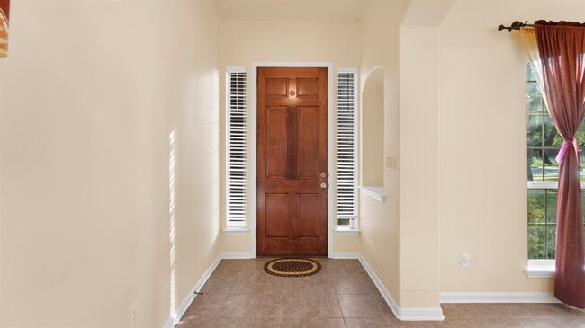 Building Photo - 7808 Alophia Dr