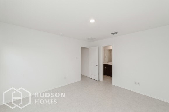 Foto del edificio - NEW CONSTRUCTION! NOW AVAILABLE! - 6332 Br...