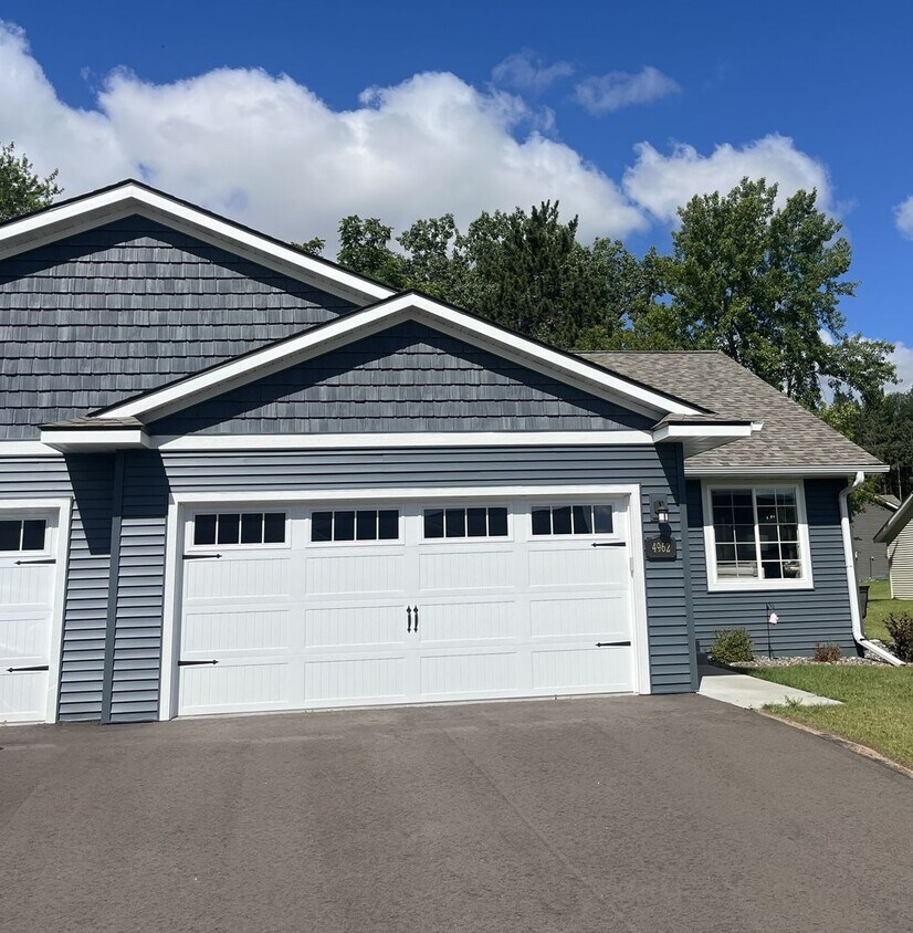 Foto principal - 4962 Bluebell Ct