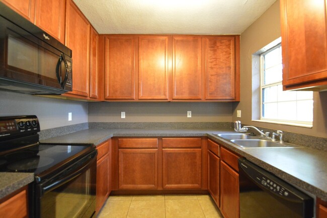 Building Photo - WINTER PARK 3br 2ba with BONUS ROOM and UP...