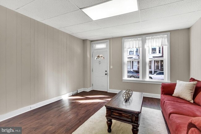 Building Photo - 34 N Sherman St