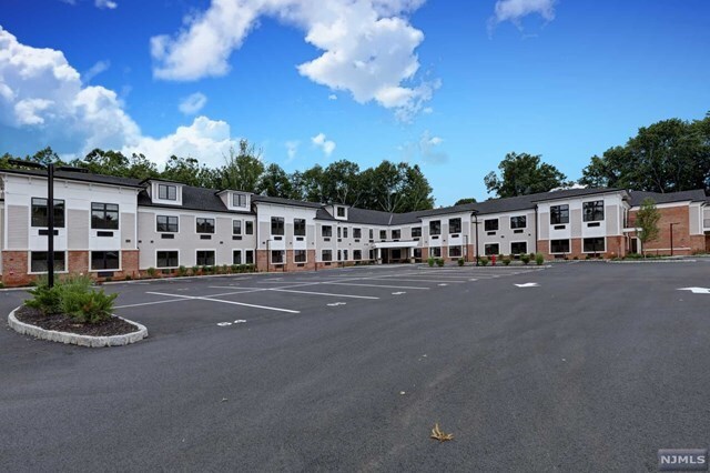Building Photo - 305 Patterson St
