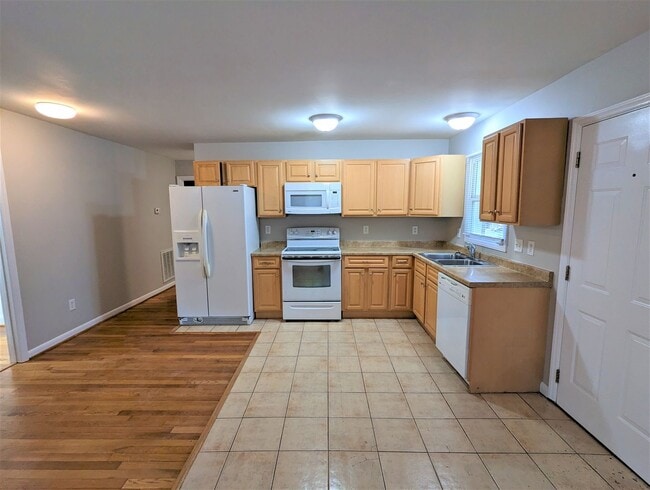 Building Photo - 16 Bolin Heights