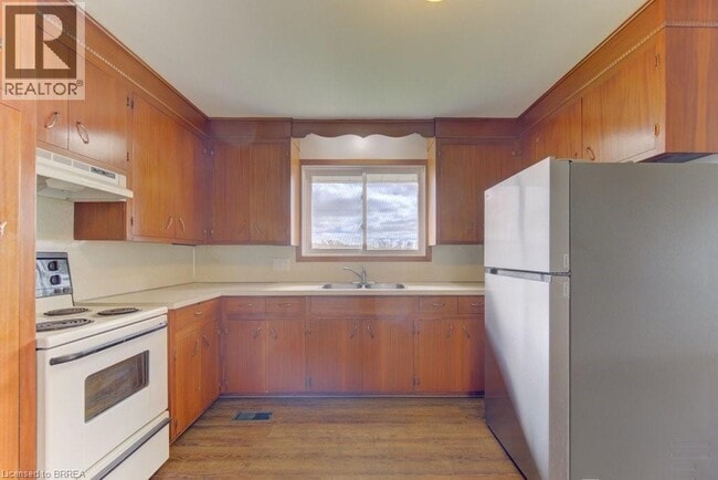 Building Photo - 149 Second Concession Rd