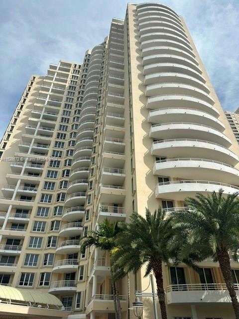 Primary Photo - 888 Brickell Key Dr