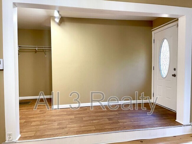 Foto del edificio - 4241 Marjorie Rd SW