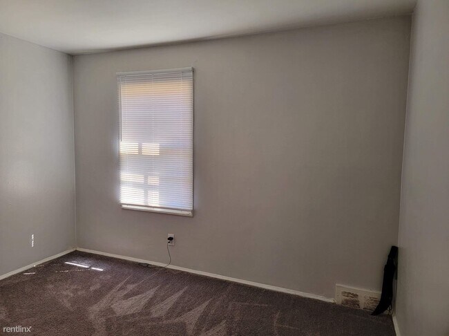 Building Photo - 3 br, 1 bath House - 18481 Edinborough Rd