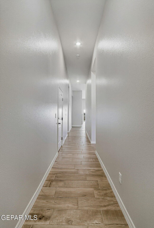 Foto del edificio - 957 Gulf Streams Ave