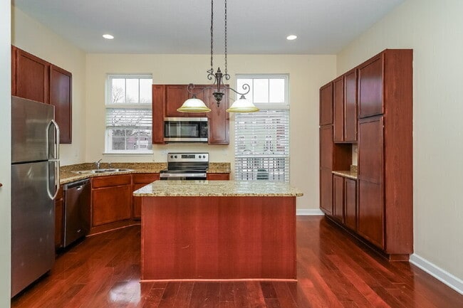 Building Photo - 39 Grandview Dr