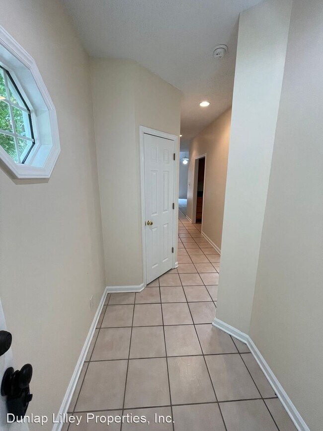 Building Photo - 3 br, 3 bath House - 330 - A Scarlett Dr.