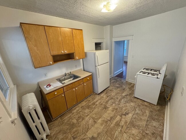 Building Photo - 393 Second Ave