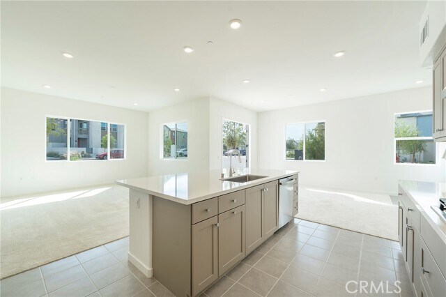 Building Photo - 101 Baluster