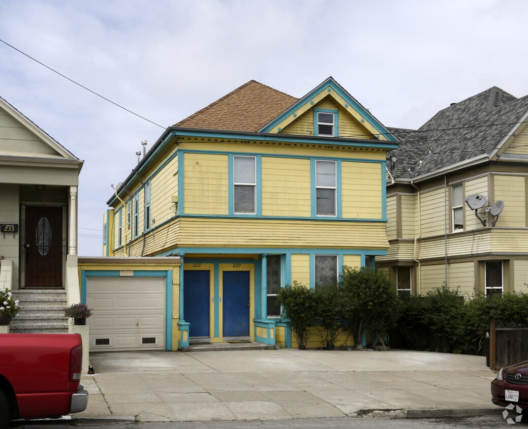 Primary Photo - 237 Miramar Ave