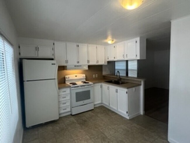 Building Photo - 2 bedroom mobile home in Port Orange
