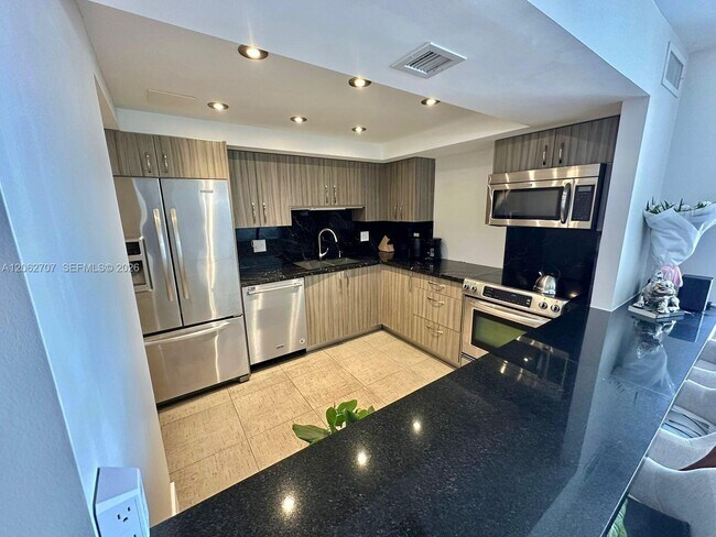 Foto del edificio - 801 Three Islands Boulevard