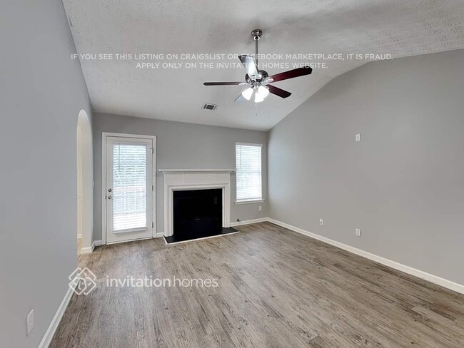 Building Photo - 821 Lorraine Ln