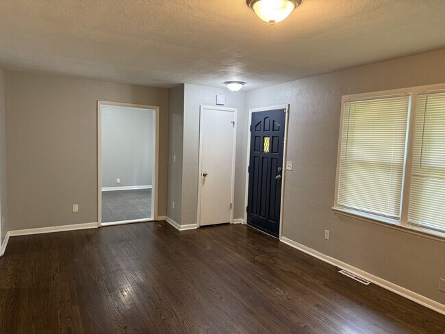 Building Photo - SEE IT NOW: Stylishly Updated Home in Inde...