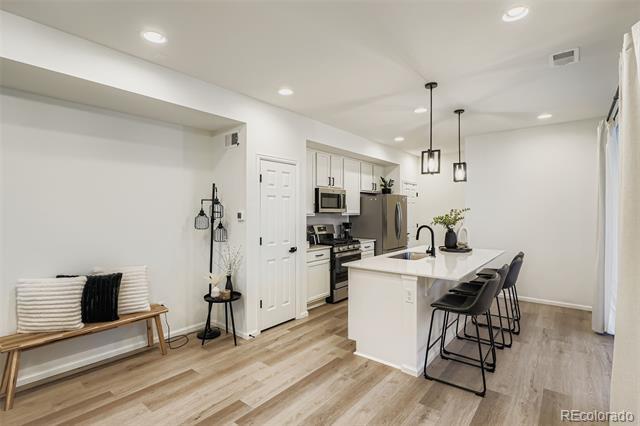 Foto del edificio - 8867 Snake River St