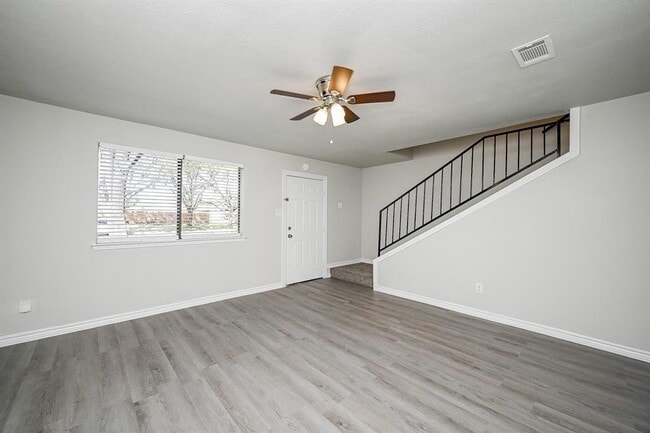 Building Photo - 6514 Kentwick Dr