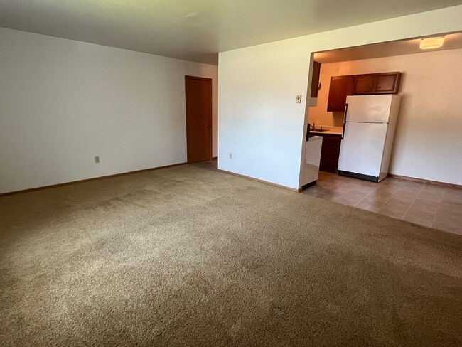 Building Photo - Ambassador 2 Bed 1 Bath
