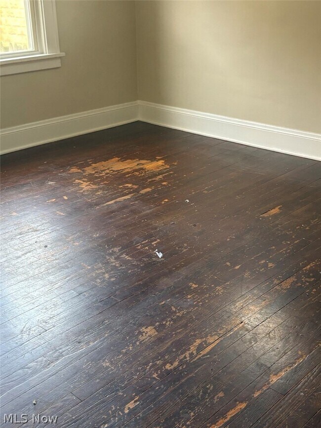 Foto del edificio - 245 Oakdale Ave