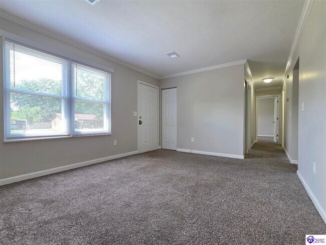 Building Photo - 1510 W Elm Rd