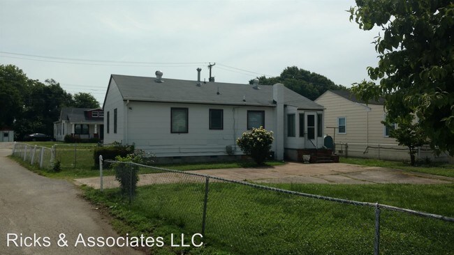 Foto del edificio - 8 E Broad Rock Rd