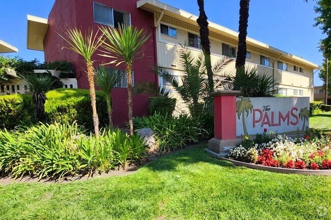 Building Photo - Palms Apartments