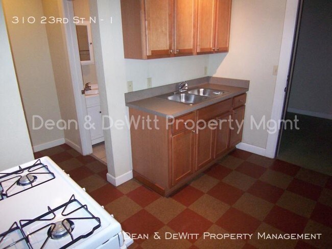 Foto del edificio - 310 23rd St N