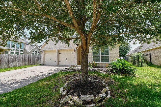 Foto del edificio - 26115 Serenity Oaks Dr