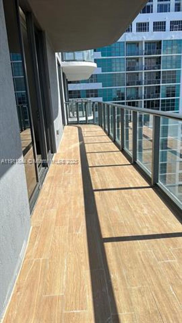 Foto del edificio - 121 NE 34th St