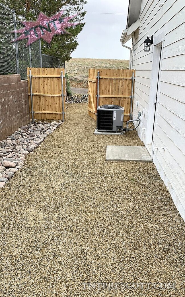 Building Photo - Home in Prescott Valley ~ HOLD*