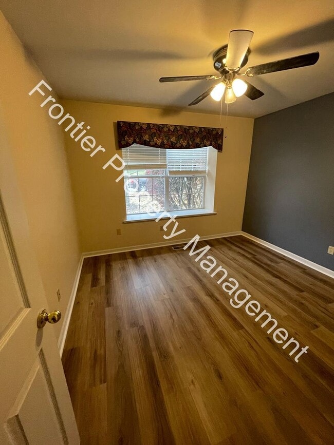 Building Photo - 2116 Doe Run Dr