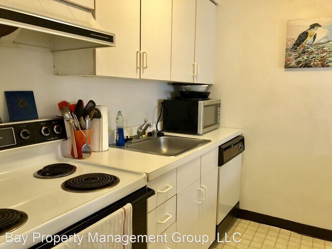 Building Photo - 616 S Charles St