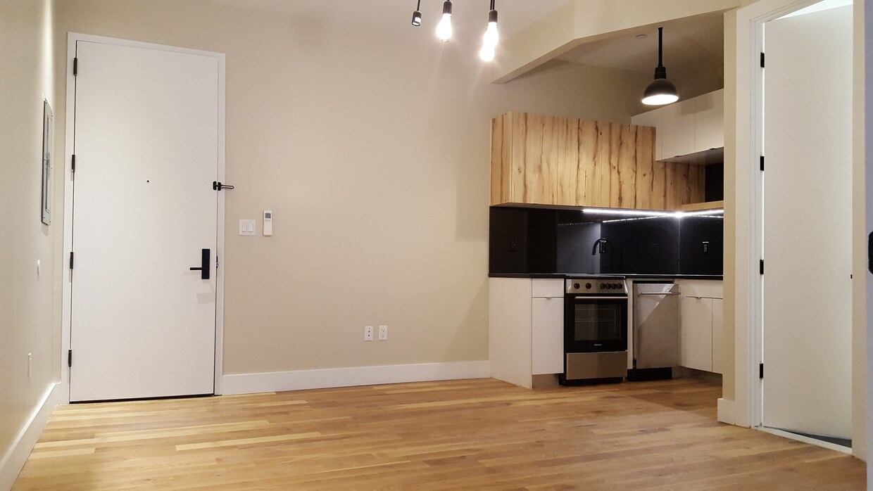 Foto principal - 595 Myrtle Ave