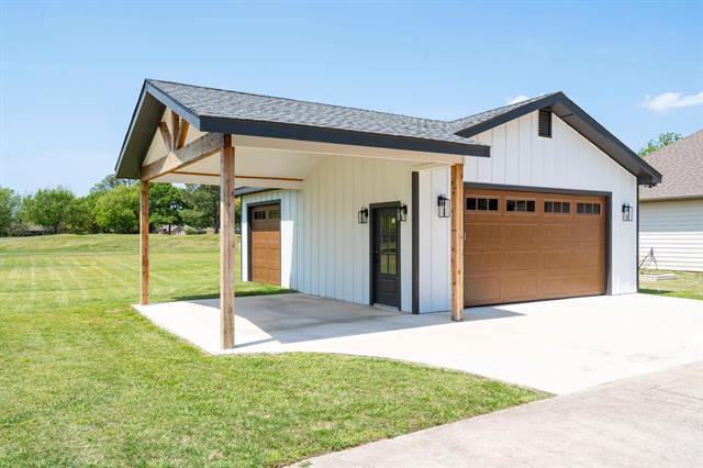 Building Photo - 211 Cayuga Trail