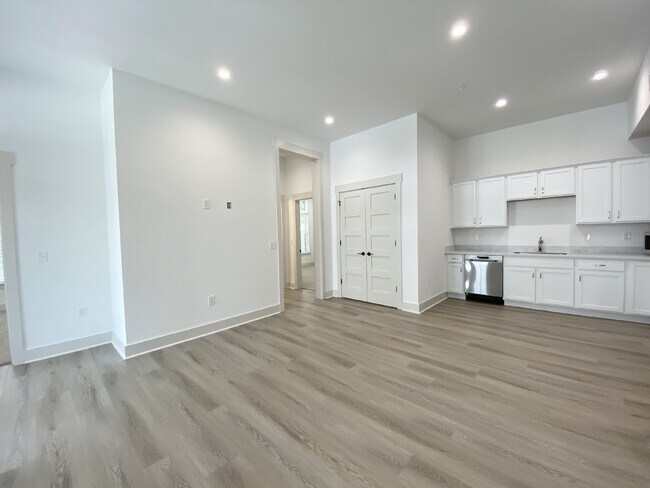 Foto del edificio - Newly Built Apartment for Rent in the Hear...
