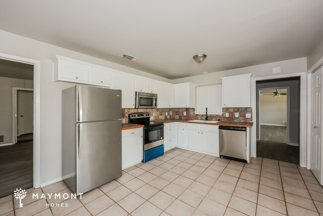 Foto del edificio - 4-Bedroom Home in Little Elm, TX