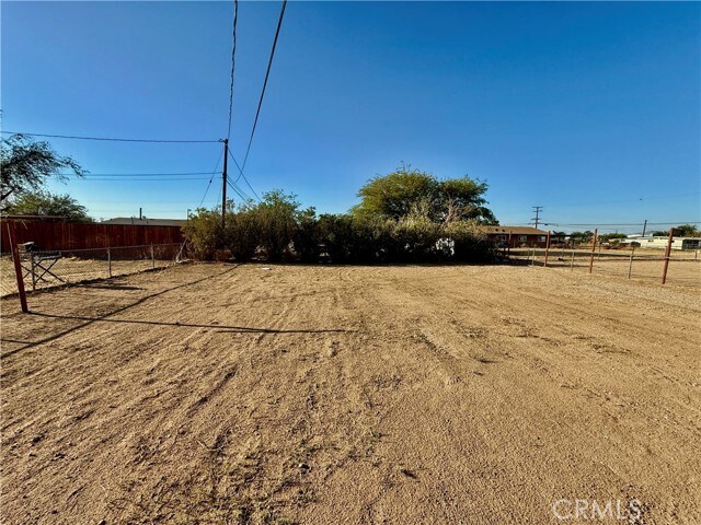 Foto del edificio - 11874 Yates Ave