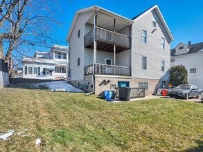 Building Photo - 301 E Elm St